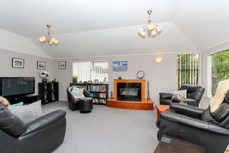 Photo of property in 1 Rangiora Place, Inglewood, 4330