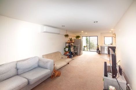 Photo of property in 11 Gordon Place, Newtown, Wellington, 6021