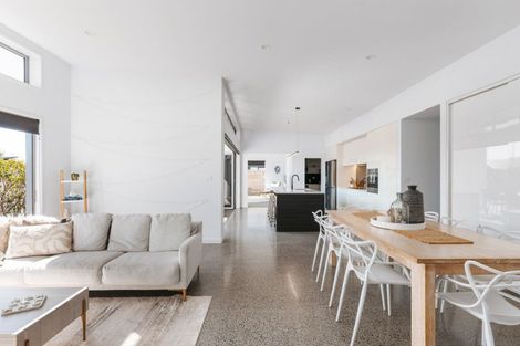 Photo of property in 2 Makura Drive, Papamoa Beach, Papamoa, 3118