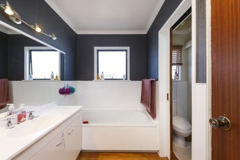 Photo of property in 11 Sandstrom Grove, Feilding, 4702