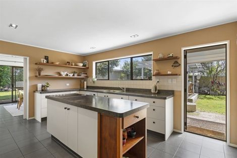 Photo of property in 108 Mark Street, Whangamata, 3620