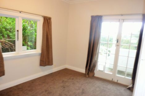 Photo of property in 108 Mortimer Terrace, Brooklyn, Wellington, 6021