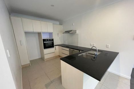 Photo of property in 1/44 Carlos Drive, Flat Bush, Auckland, 2016