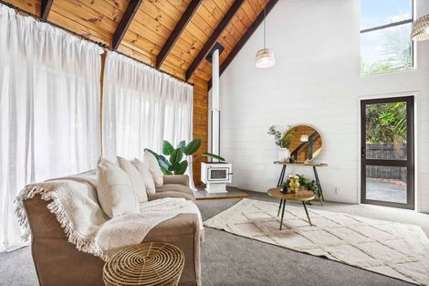 Photo of property in 37 Collins Road, Melville, Hamilton, 3206