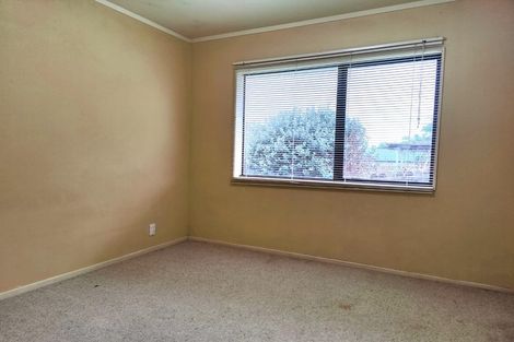 Photo of property in 18 Channing Crescent, Botany Downs, Auckland, 2010