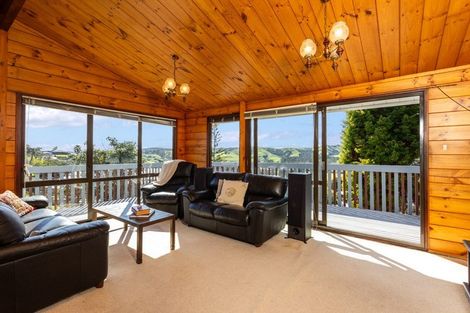 Photo of property in 13 Rautawhiri Road, Helensville, 0800