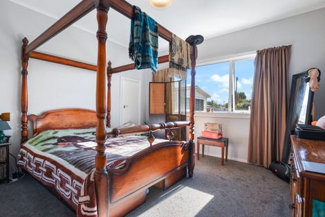 Photo of property in 11 Cochrane Street, Fairy Springs, Rotorua, 3015