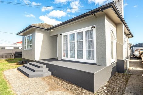Photo of property in 53 Thatcher Street, Castlecliff, Whanganui, 4501