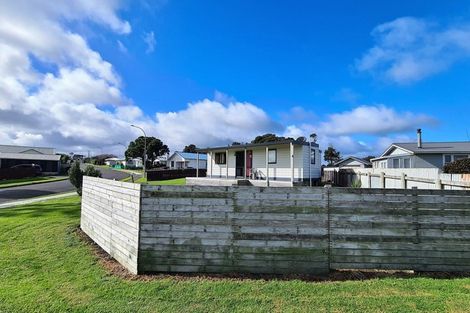 Photo of property in 13 Hickey Place, Opunake, 4616