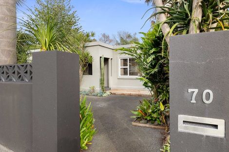 Photo of property in 70 Seaview Road, Marfell, New Plymouth, 4310