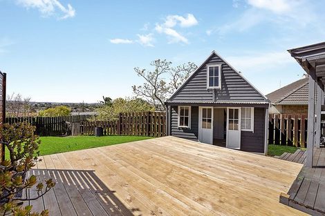 Photo of property in 18 Prangley Avenue, Mangere, Auckland, 2022