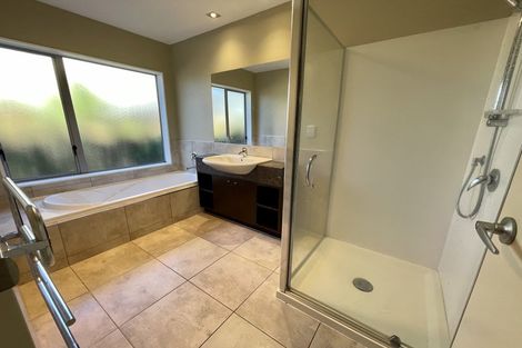 Photo of property in 5 Alvre Place, Flat Bush, Auckland, 2016