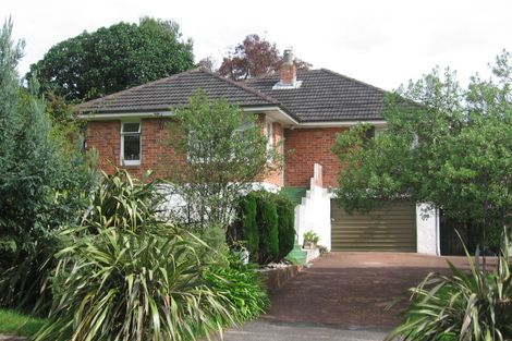 Photo of property in 19 Derwent Crescent, Titirangi, Auckland, 0604