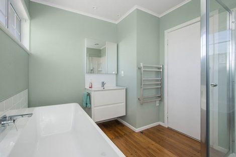 Photo of property in 12 Carisbrooke Street, Katikati, 3129