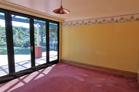 Photo of property in 21 Rosalind Road, Glenfield, Auckland, 0629