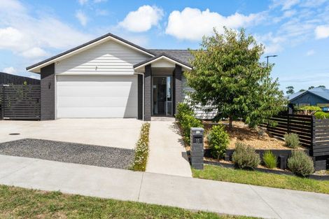 Photo of property in 11 Waikohi Avenue, Glenbrook, Waiuku, 2681