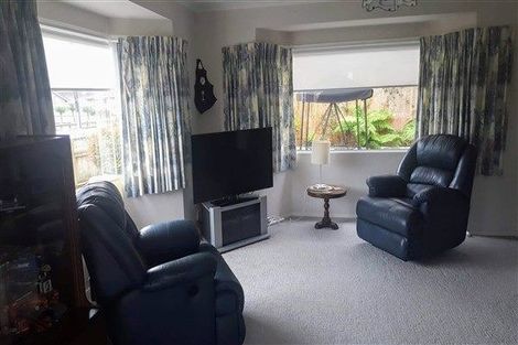 Photo of property in 1 Mangorei Road, Merrilands, New Plymouth, 4312