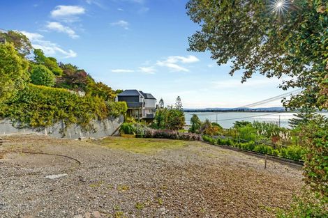 Photo of property in 4 The Brae, Mount Pleasant, Christchurch, 8081