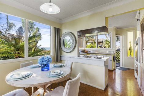 Photo of property in 39 Montgomery Avenue, Rothesay Bay, Auckland, 0630