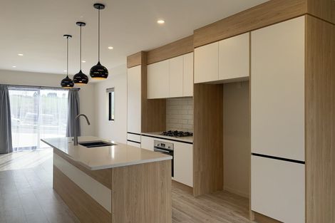 Photo of property in 28 Paina Crescent, Massey, Auckland, 0614