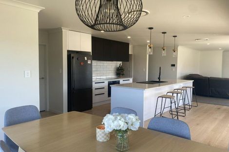 Photo of property in 21 Saint Michael Crescent, One Tree Point, 0118