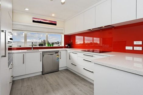 Photo of property in 259 Glengarry Road, Glen Eden, Auckland, 0602