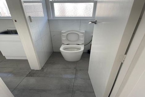 Photo of property in 72 Kenmore Street, Newlands, Wellington, 6037