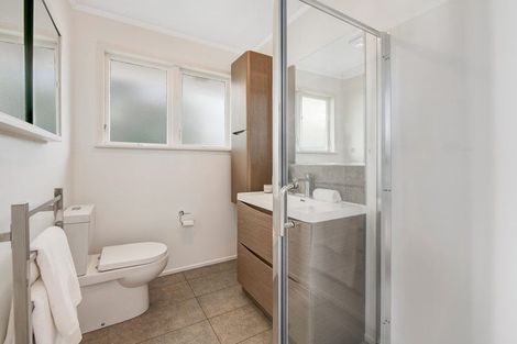 Photo of property in 3 Gladys Avenue, Glenfield, Auckland, 0629