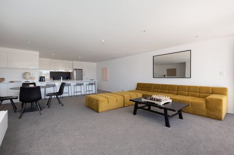 Photo of property in 135 Marine Parade, Mount Maunganui, 3116