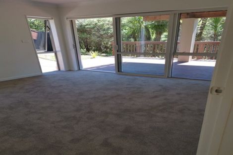 Photo of property in 16 Para Close, Fairview Heights, Auckland, 0632
