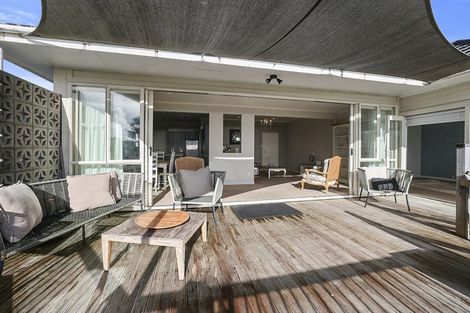 Photo of property in 27 List Street, Welbourn, New Plymouth, 4310