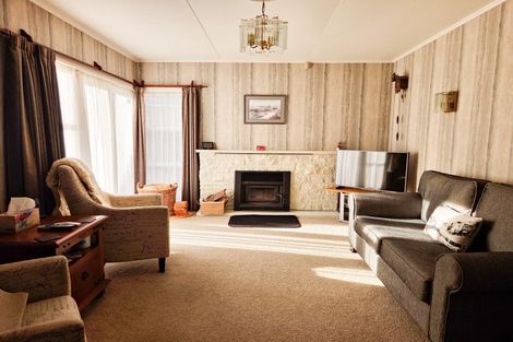 Photo of property in 19 Skerman Street, Marton, 4710