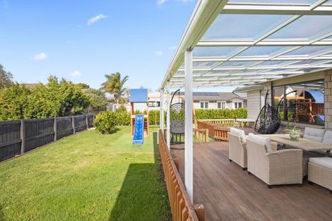 Photo of property in 13 Lieshout Way, Pukekohe, 2120