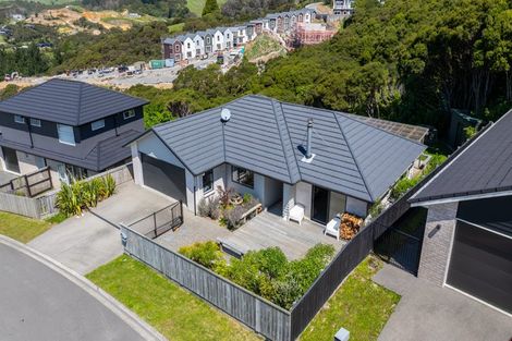 Photo of property in 8 Topsail Way, Whitby, Porirua, 5024