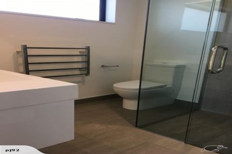 Photo of property in 6 Matakanui Lane, Wanaka, 9305