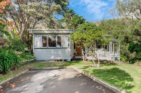 Photo of property in 64 Wellington Road, Paekakariki, 5034
