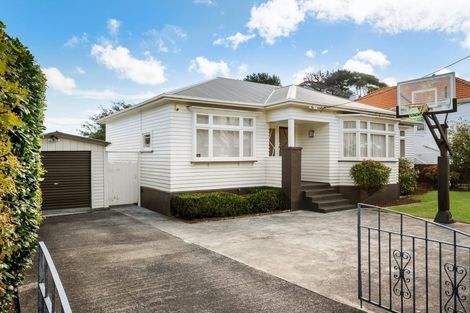 Photo of property in 6 Bentinck Avenue, Strathmore Park, Wellington, 6022