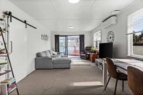 Photo of property in 12 Fleming Crescent, Maraenui, Napier, 4110