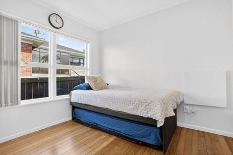 Photo of property in 1/7a Corunna Road, Milford, Auckland, 0620