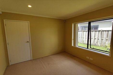 Photo of property in 12 Russett Grove, Henderson, Auckland, 0612