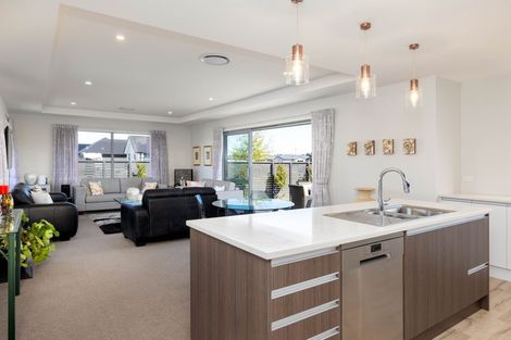 Photo of property in 36 Chatsworth Avenue, Rangiora, 7400