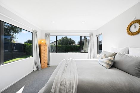Photo of property in 13 Mangakoea Place, St Andrews, Hamilton, 3200