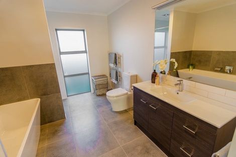 Photo of property in 7 Hills View Drive, Papamoa, 3118