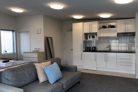 Photo of property in 4/6 Defoe Place, Waltham, Christchurch, 8023