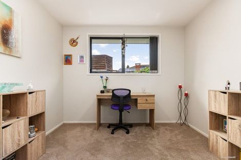 Photo of property in 14 Ripple Grove, Waiuku, 2123