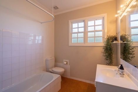 Photo of property in 41 Golf Road, Paraparaumu Beach, Paraparaumu, 5032