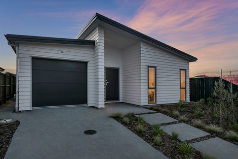 Photo of property in 36 Lumbarda Drive, Kumeu, 0810