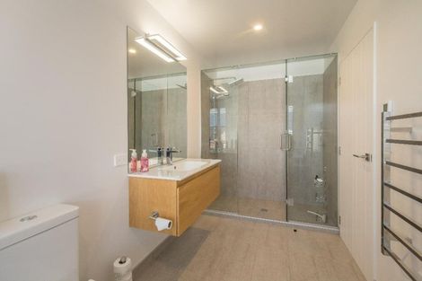 Photo of property in 9 Kamahi Street, Wanaka, 9305