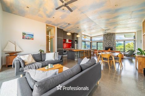 Photo of property in 12 Mount Marua Way, Timberlea, Upper Hutt, 5018