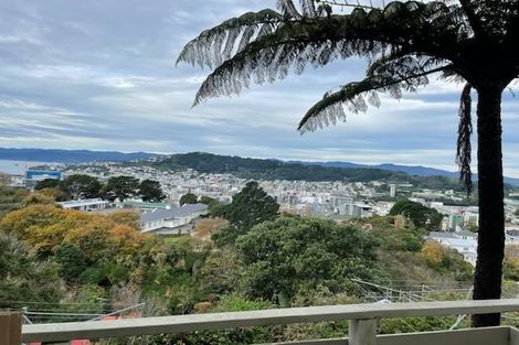 Photo of property in 5/60 Fairlie Terrace, Kelburn, Wellington, 6021